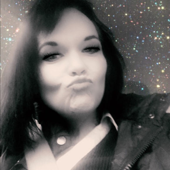 Meet your Posher, Lisa - Picture 5 of 11